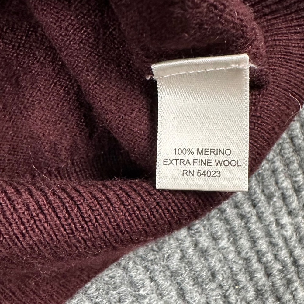 Banana Republic Sweater Mens L Burgundy Argyle Extra Fine Merino Wool V-Neck - Picture 4 of 14